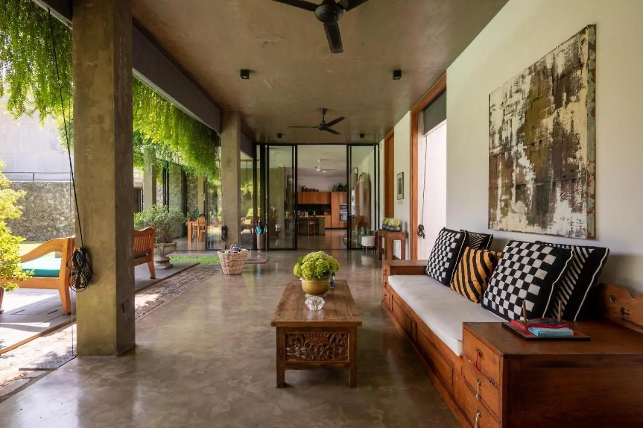 Villa Tranquil Waters Негомбо
